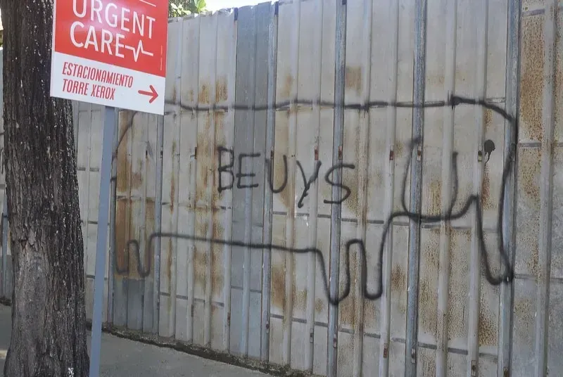 Drawings encountered on the way to Luis Salazar’s home, image 2