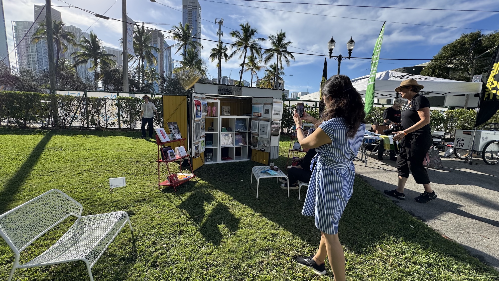 EL CONSULADO Debuts KIOSKO at NADA Miami 2025 — A Traveling Micro-Museum of the Venezuelan Diaspora